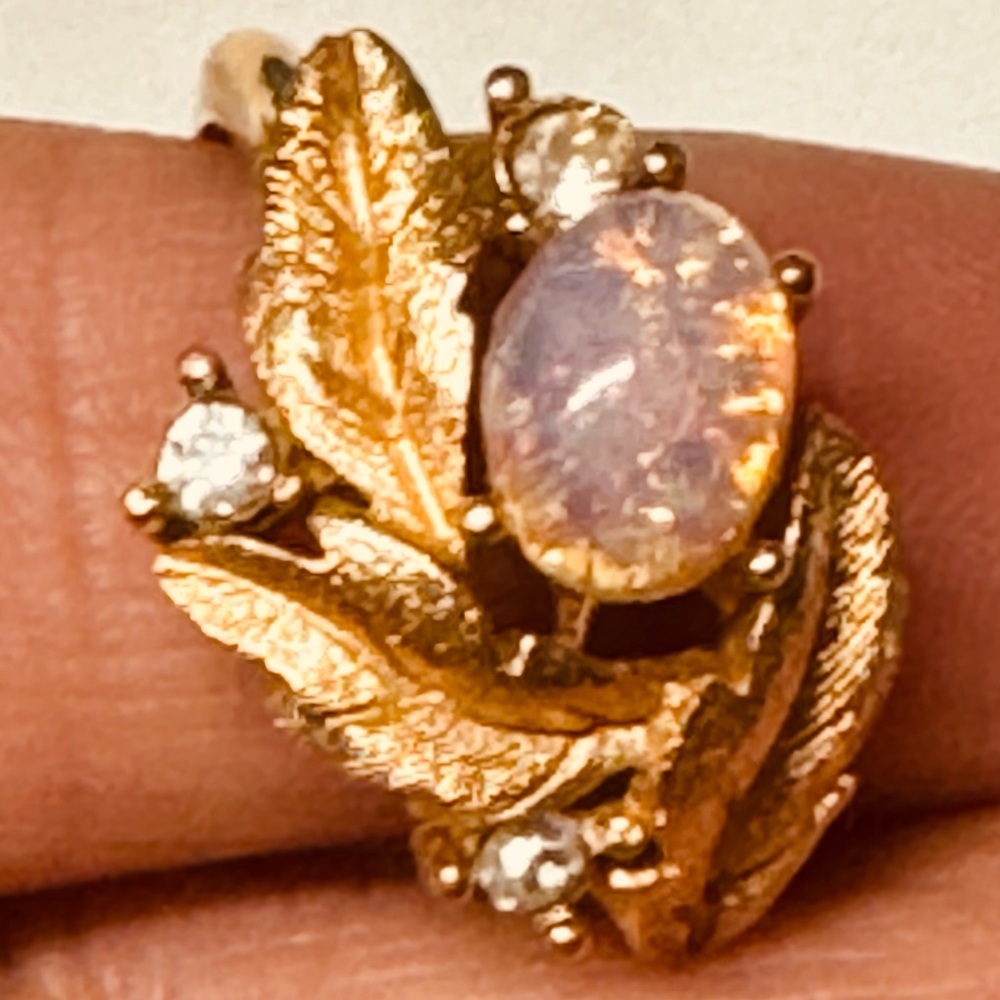 Vintage Fire Opal Flower Golden Ring fm Avon 1972